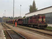 742.241-3 připravená k odjezdu na Mn, 27.4.2006