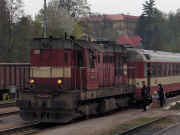 742.283-5, 27.4.2006 - na rychlíkových vlacích byly soupravy 843+043+943 často nahrazovány "kocoury" se třemi vozy Bmx