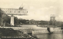 Most Roth-Waagnerovy soustavy, ve svahu u nemocnice, vpravo znm plovrna, rok 1938