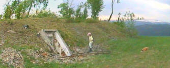 kryt ڎ-6 v Doln Moravici, v pozad vhled smr Opava